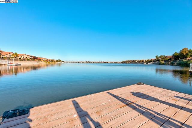 1440 Riva Trigoso Dr, Manteca CA: https://media.crmls.org/mediaz/23bc97e9-808e-4333-aa52-f6bf5cf693fc.jpg
