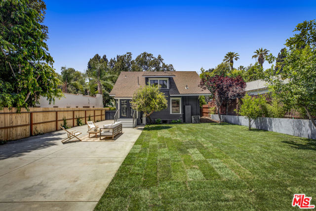 1022 N Marengo Avenue, Pasadena CA: https://media.crmls.org/mediaz/23bcff57-23a5-4d89-9bea-4e31e96626d8.jpg