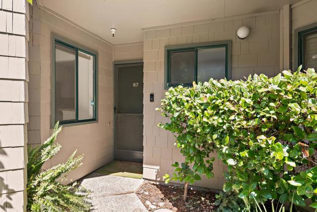 67 Pelican Lane, Redwood City CA: https://media.crmls.org/mediaz/23bd8616-1fb0-433a-8ec0-7b0feed474e3.jpg