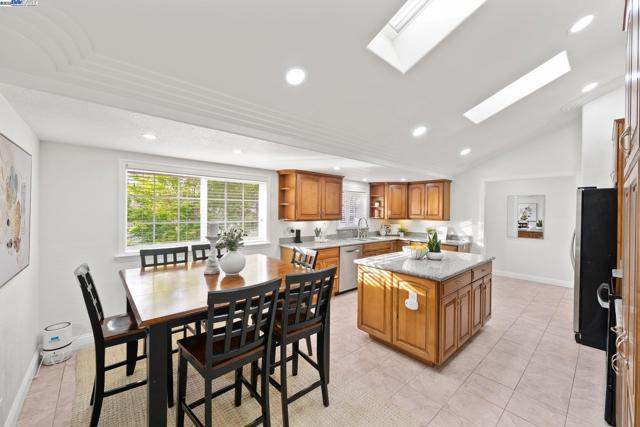 Image 10 of 29 For 4758 Mayfield Dr