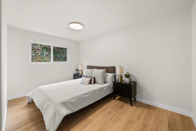 Image 15 of 37 For 9065 Heatherdale St