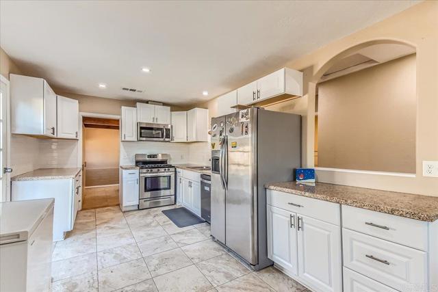 Image 5 of 34 For 9259 Brookside Circle