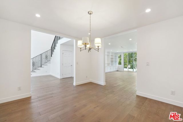 5114 Cedros Avenue, Sherman Oaks CA: https://media.crmls.org/mediaz/23bf582f-f304-477b-bedf-362894c76e4a.jpg