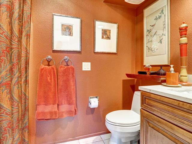 2371 Via Sonoma, Palm Springs CA: https://media.crmls.org/mediaz/23bfd074-28a2-41b5-b927-2d93485411dc.jpg