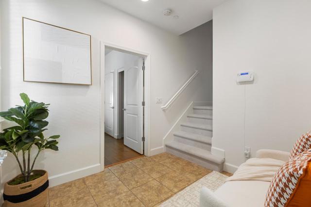 211 Okeefe Way, Mountain View CA: https://media.crmls.org/mediaz/23c10d70-1f48-40ea-95f6-e5550f127832.jpg
