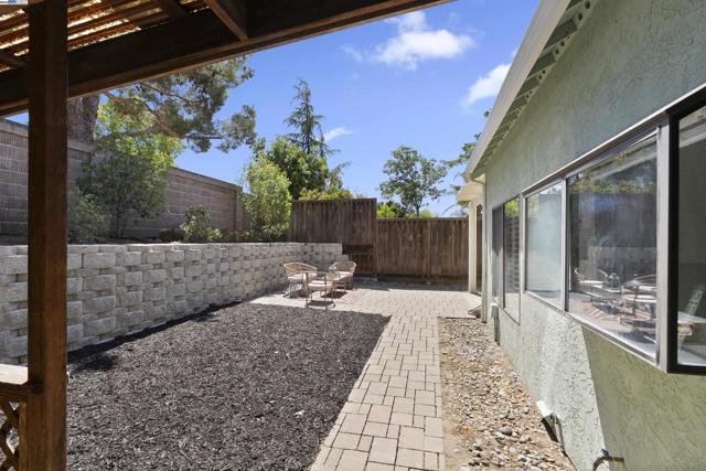 721 Woodmeadow Pl, Oakley CA: https://media.crmls.org/mediaz/23c13f86-9407-4a1f-8839-073ad63057be.jpg