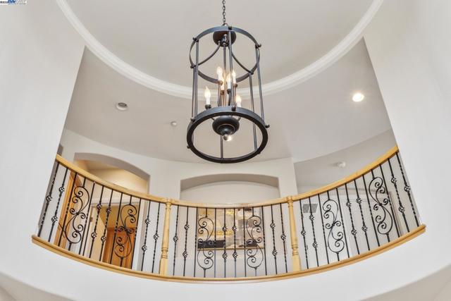 2193 Autinori Ct, Livermore CA: https://media.crmls.org/mediaz/23c186d7-50b0-4cf0-9c81-c3e82f13563a.jpg