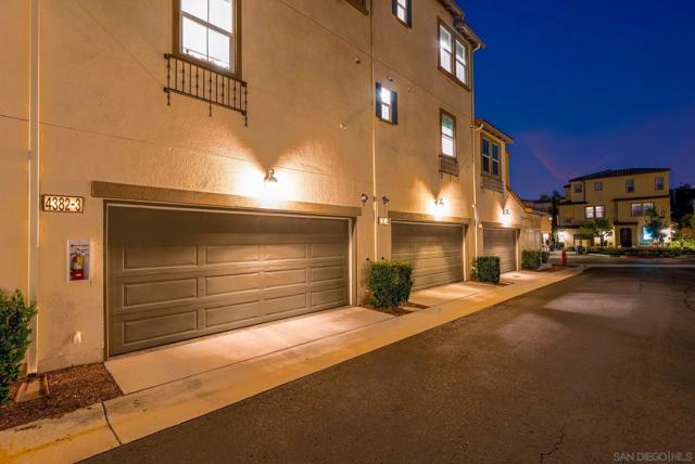 4382 Pacifica Way, Oceanside CA: https://media.crmls.org/mediaz/23c1c256-aff2-4d65-ba0f-82bf55f5a146.jpg