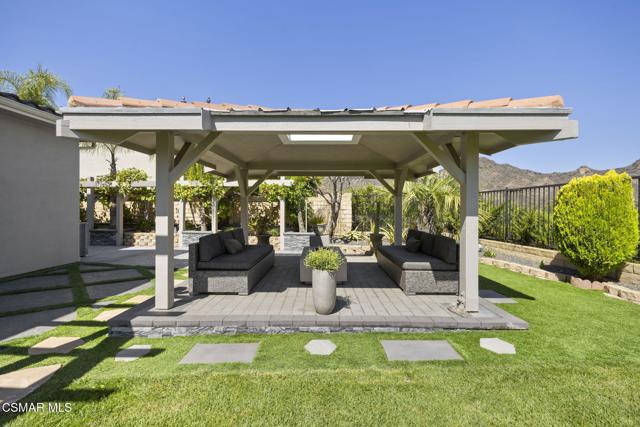 1915 Hazel Nut Court, Agoura Hills CA: https://media.crmls.org/mediaz/23c2aac9-4349-4364-b22d-414348ba2303.jpg