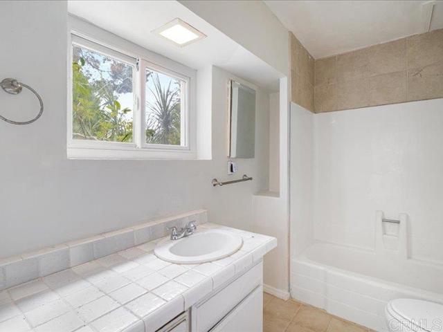 10071 Gomez Creek Road, Fallbrook CA: https://media.crmls.org/mediaz/23c2d6e5-297d-4cdf-b5cc-cc5a25a42420.jpg
