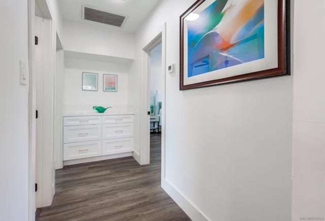 1303 Center Ave, Oceanside CA: https://media.crmls.org/mediaz/23c33a4f-5c2e-4cc2-bbc7-af0da8fd19b5.jpg