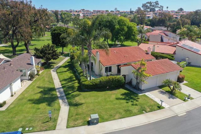 6462 Camino Del Parque, Carlsbad CA: https://media.crmls.org/mediaz/23c35179-54d6-43ed-9ee5-9bfdff58dfa0.jpg