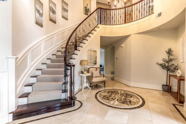 2522 Wood Hollow Dr, Livermore CA: https://media.crmls.org/mediaz/23c5d5c9-8a57-4c91-8c07-0f3c99c18aba.jpg