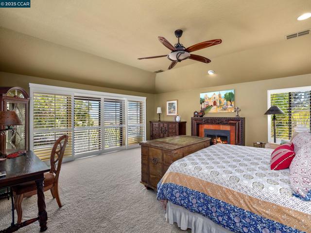 4640 Kingswood Dr, Danville CA: https://media.crmls.org/mediaz/23c67944-1559-43f4-89b4-08cdc8dcb982.jpg