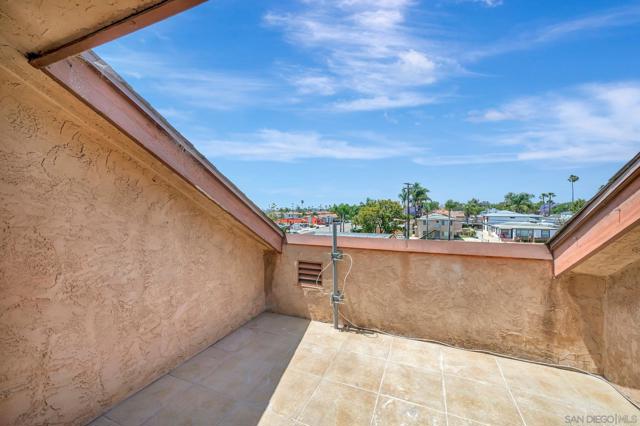 465 Fourth Ave, Chula Vista CA: https://media.crmls.org/mediaz/23c6d2c7-3fb4-475b-8a8b-0936ceb08a9c.jpg