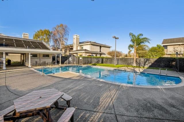 146 Albacore Lane, Foster City CA: https://media.crmls.org/mediaz/23c6e61a-8f6a-4d97-baca-80c38274eb4d.jpg