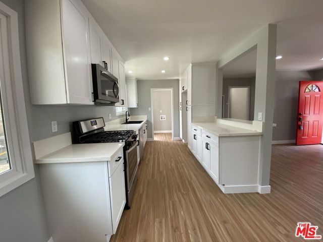 5024 LARKSPUR Drive photo 3