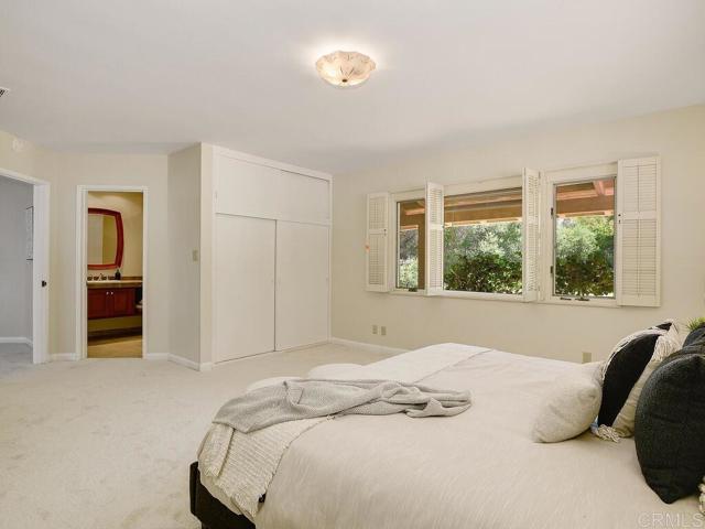 6418 Paseo Delicias, Rancho Santa Fe CA: https://media.crmls.org/mediaz/23c70195-5132-47dc-b742-5d5efd77edf5.jpg