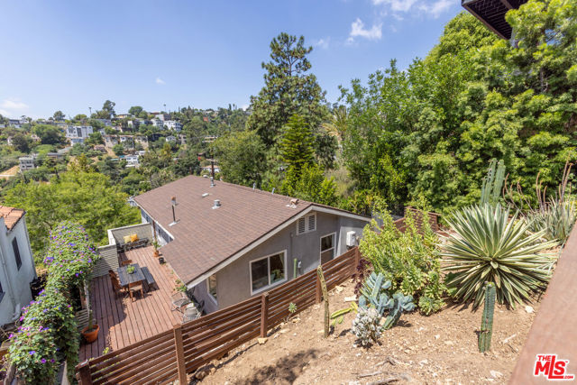 450 Rustic Drive, Los Angeles CA: https://media.crmls.org/mediaz/23c7093d-7190-4f4f-bdce-6739d2a770b3.jpg