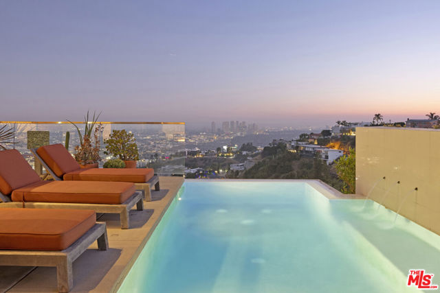 8804 Hollywood Boulevard, Los Angeles CA: https://media.crmls.org/mediaz/23c72813-9987-46f1-9776-647d8fd08fb7.jpg