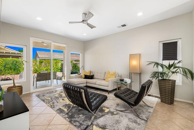 78902 Chardonnay Way, Palm Desert CA: https://media.crmls.org/mediaz/23c76f9d-5da2-4b07-abdf-b08f6c753c14.jpg