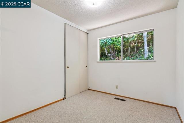 51 Rincon Rd, Kensington CA: https://media.crmls.org/mediaz/23c82a5c-4919-4890-91bf-b108724a14a2.jpg