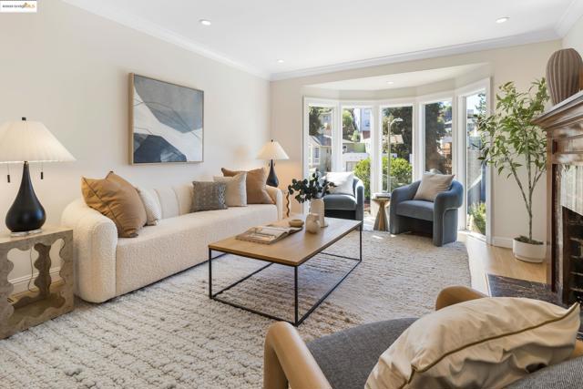 6314 Broadway Ter, Oakland CA: https://media.crmls.org/mediaz/23c85c46-5331-4cfd-975a-6633f2be877b.jpg