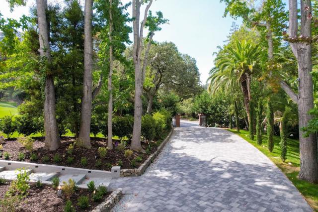 85 Fagan Drive, Hillsborough CA: https://media.crmls.org/mediaz/23c91dc8-3857-4eda-a1ce-846b041ed80e.jpg