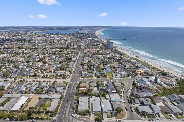 849 851 Missouri St, San Diego CA: https://media.crmls.org/mediaz/23c92eab-a6a6-4157-8c82-d86d22fcfdca.jpg