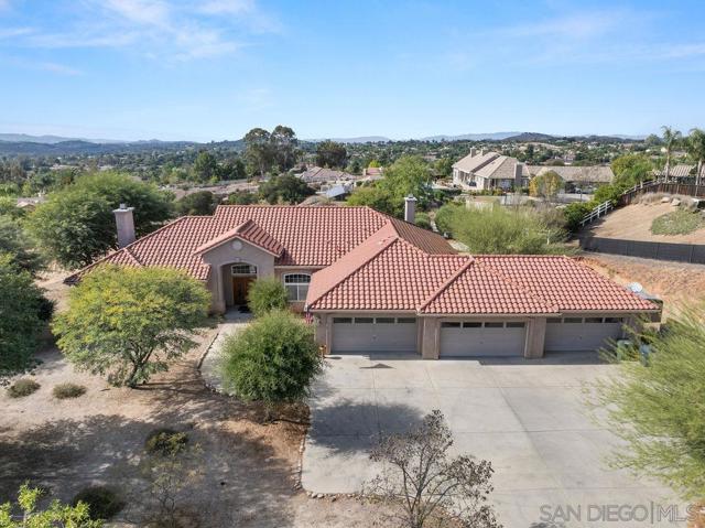 31252 North Star Way, Valley Center CA: https://media.crmls.org/mediaz/23c9d8ca-2234-44fe-86df-d7ea4fdc5276.jpg