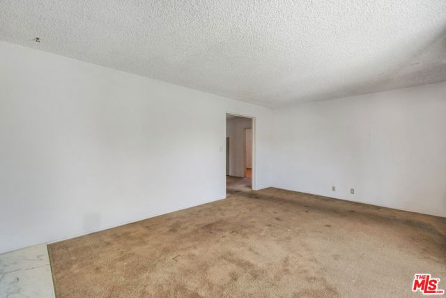 3825 Edgehill Drive, Los Angeles CA: https://media.crmls.org/mediaz/23c9e3f4-4248-4b55-bbe8-afb5ae1603ce.jpg