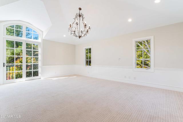 2306 Heatherbank Court, Thousand Oaks CA: https://media.crmls.org/mediaz/23cab0b0-70d5-457f-9f93-7e474254ed08.jpg