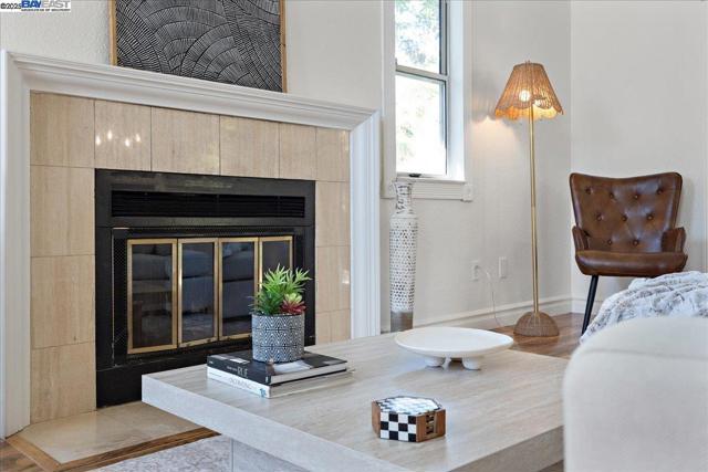 1218 Locust Dr, Vallejo CA: https://media.crmls.org/mediaz/23cad8a7-a0e8-46d0-9d30-d8f5a1574758.jpg