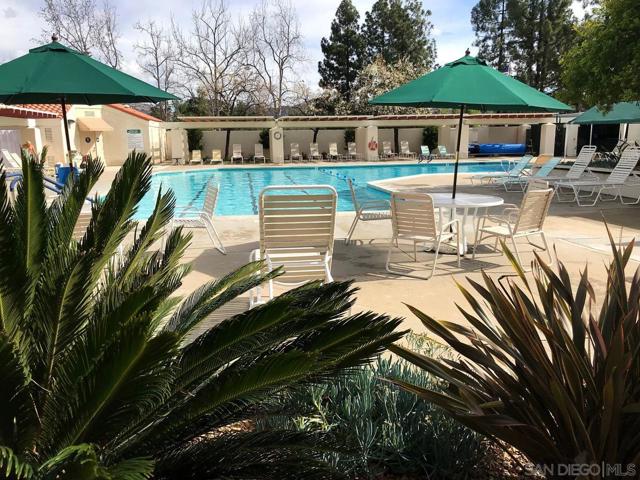 17909 Avenida Alozdra, San Diego CA: https://media.crmls.org/mediaz/23cb06c1-1fd7-4640-b185-1d29d5159b35.jpg