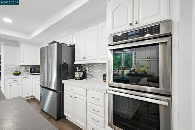 235 Saint Paul Dr, Alamo CA: https://media.crmls.org/mediaz/23cb2207-24da-4aa7-baf8-0bc25bd0f502.jpg
