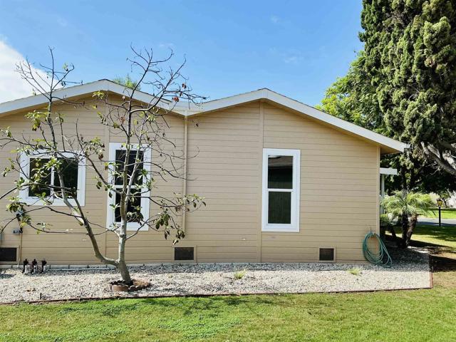 3445 Don Ortega Drive, Carlsbad CA: https://media.crmls.org/mediaz/23cbd5fd-44f9-4a43-ac3e-bada2260545f.jpg