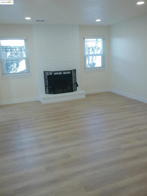 139 Heather Ave, Hercules CA: https://media.crmls.org/mediaz/23ccff2d-5d1a-4e00-a97c-76fe2aa18f63.jpg