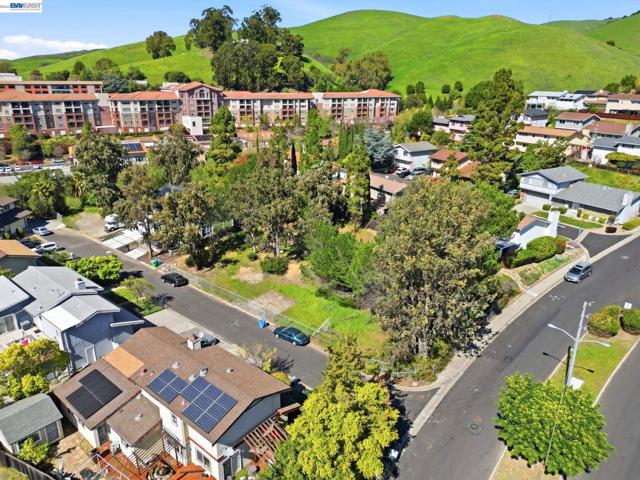 394 Appian Way, Union City CA: https://media.crmls.org/mediaz/23cdc049-920c-4290-87be-ff0155a64ab7.jpg