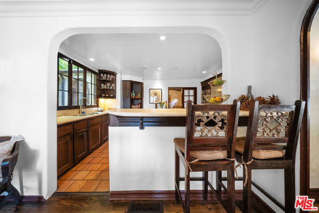 6615 Emmet Terrace, Los Angeles CA: https://media.crmls.org/mediaz/23cdffd0-1ec5-43d5-9fad-65439a544dd3.jpg
