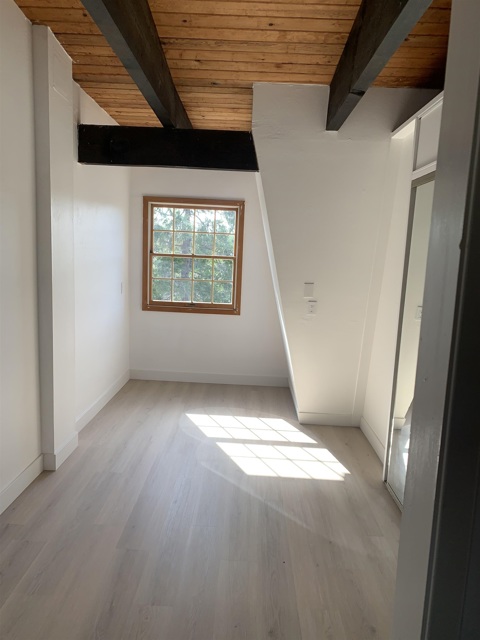 4515 Ewing Rd, Castro Valley CA: https://media.crmls.org/mediaz/23ce3c34-c7a9-4bba-896f-ba9a0c1e0e84.jpg