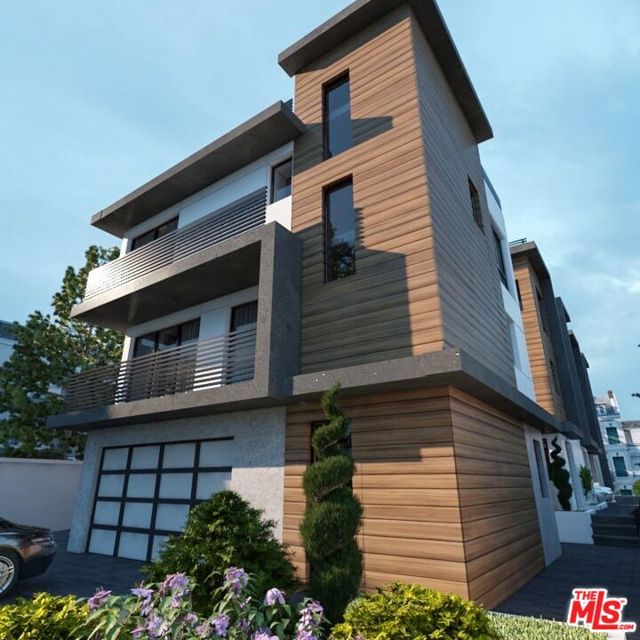 553 N Heliotrope Drive, Los Angeles CA: https://media.crmls.org/mediaz/23cece4d-7ee5-41f5-a3e0-9d2e2628825e.jpg