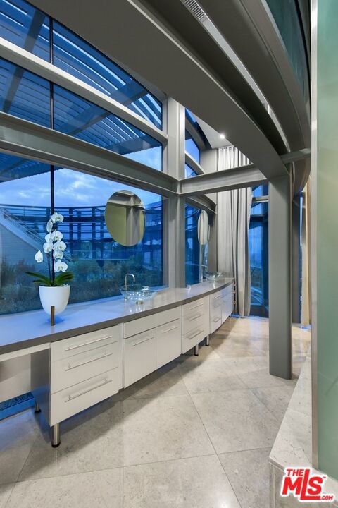 1169 Loma Linda Drive, Beverly Hills CA: https://media.crmls.org/mediaz/23cf6e19-511f-4215-8c41-0a0a4c126990.jpg