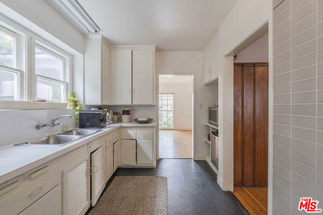 3916 Hepburn Avenue, Los Angeles CA: https://media.crmls.org/mediaz/23cf6e3d-fd00-4e0f-9bdb-bf3eb147c55a.jpg