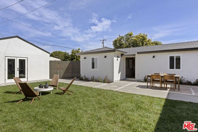 3908 Bentley Avenue, Culver City CA: https://media.crmls.org/mediaz/23cf72b5-0f21-4e1d-ba9b-126d112df5fd.jpg