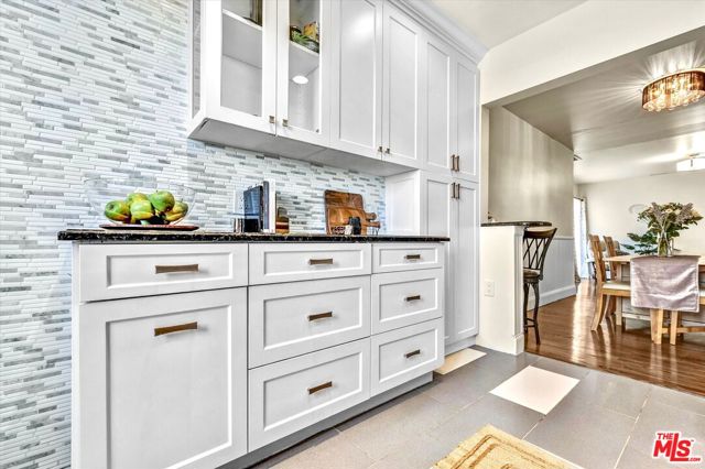 11670 W Sunset Boulevard, Los Angeles CA: https://media.crmls.org/mediaz/23cf952f-23dd-40e6-a73d-196213a66d34.jpg