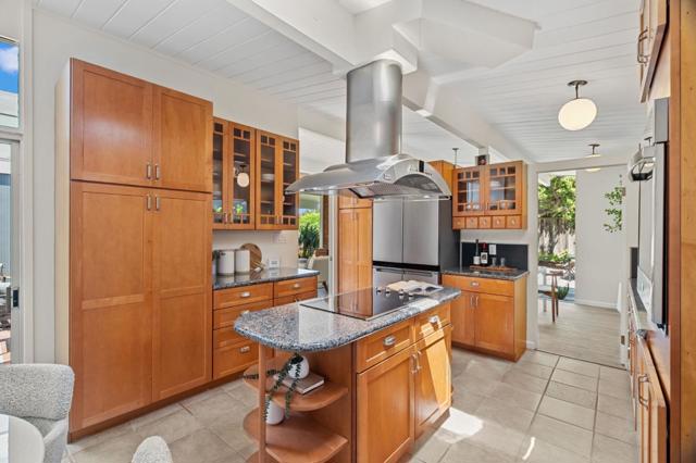 1472 Kingfisher Way, Sunnyvale CA: https://media.crmls.org/mediaz/23d0abad-8df3-493e-ad7d-14e79db66b91.jpg