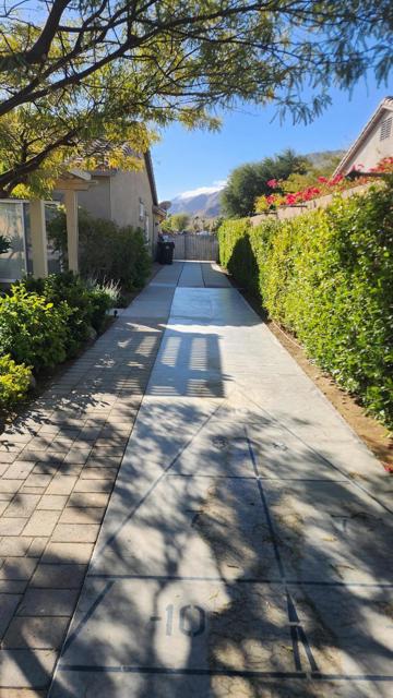 1002 Alta Cresta, Palm Springs CA: https://media.crmls.org/mediaz/23d0bd25-5a80-4957-8cb3-ac19a3c261b1.jpg