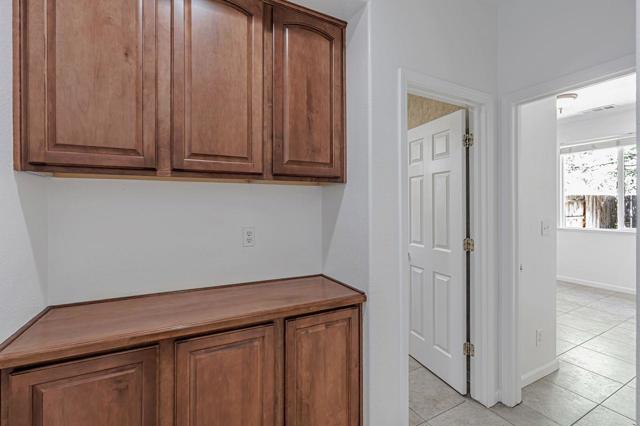 1619 Tumbleweed Way, Los Banos CA: https://media.crmls.org/mediaz/23d12989-dca5-4c83-989f-b6cbc02e983d.jpg