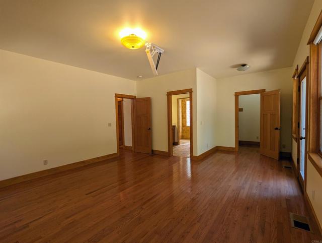 53300 Meadow Drive, Idyllwild CA: https://media.crmls.org/mediaz/23d14cb0-ed87-4471-9ac4-451dc59f130a.jpg
