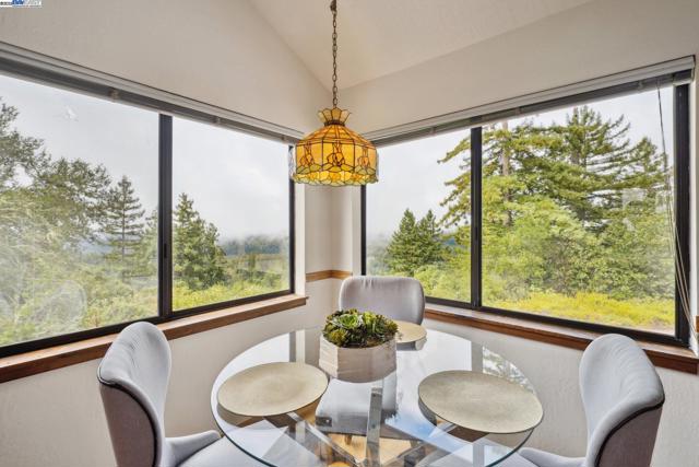 23762 Hutchinson Rd, Los Gatos CA: https://media.crmls.org/mediaz/23d17594-3260-427e-9f98-57bb873e02e0.jpg